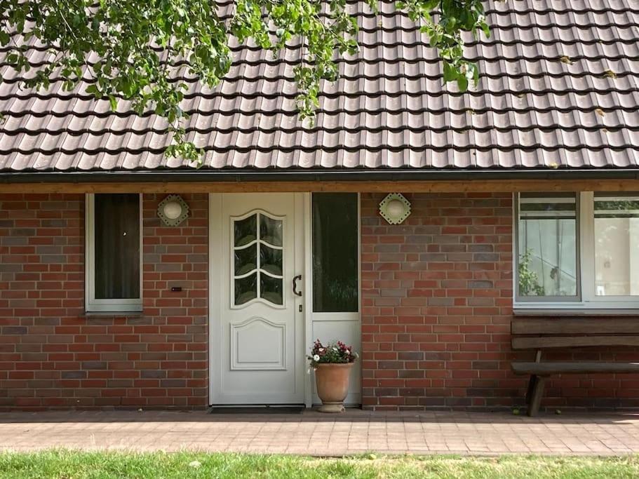 Helle Wohnung Mit Wintergarten - Nahe Ruhrgebiet Und Freizeitpark Movie Park Ботроп Экстерьер фото