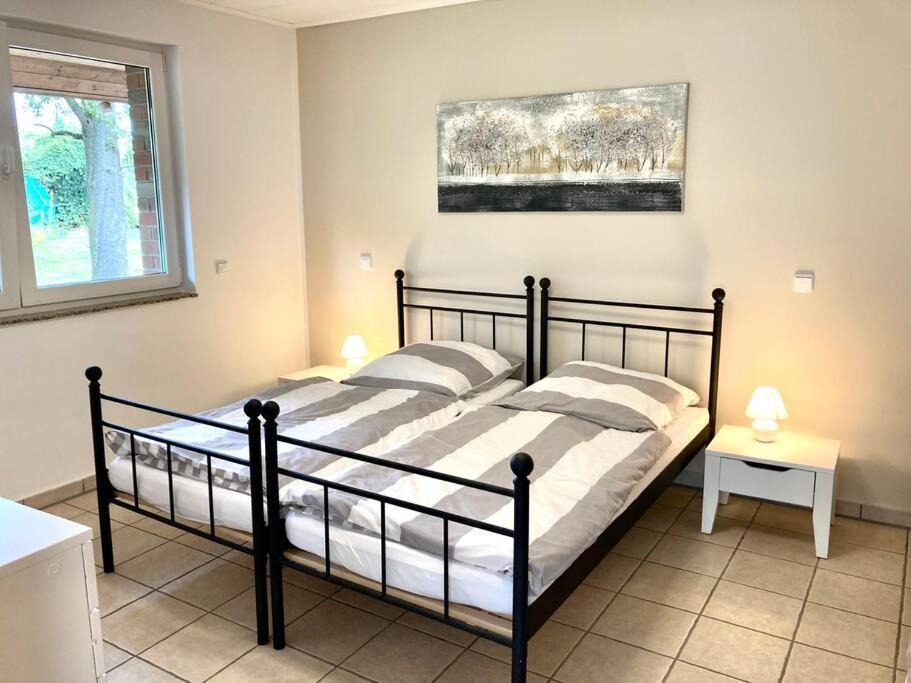Helle Wohnung Mit Wintergarten - Nahe Ruhrgebiet Und Freizeitpark Movie Park Ботроп Экстерьер фото