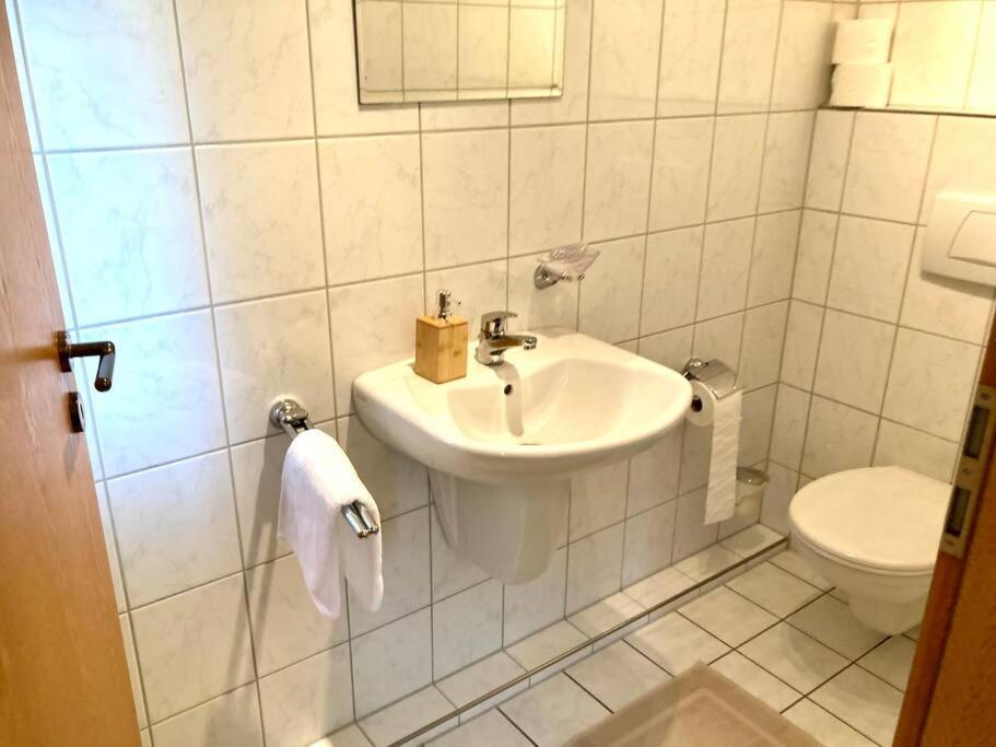 Helle Wohnung Mit Wintergarten - Nahe Ruhrgebiet Und Freizeitpark Movie Park Ботроп Экстерьер фото